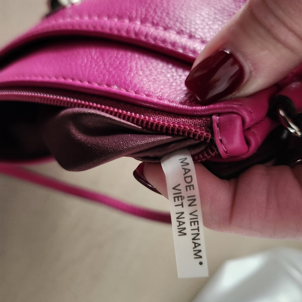 Coach Park Wristlet Turnlock - Picture 5 of 10